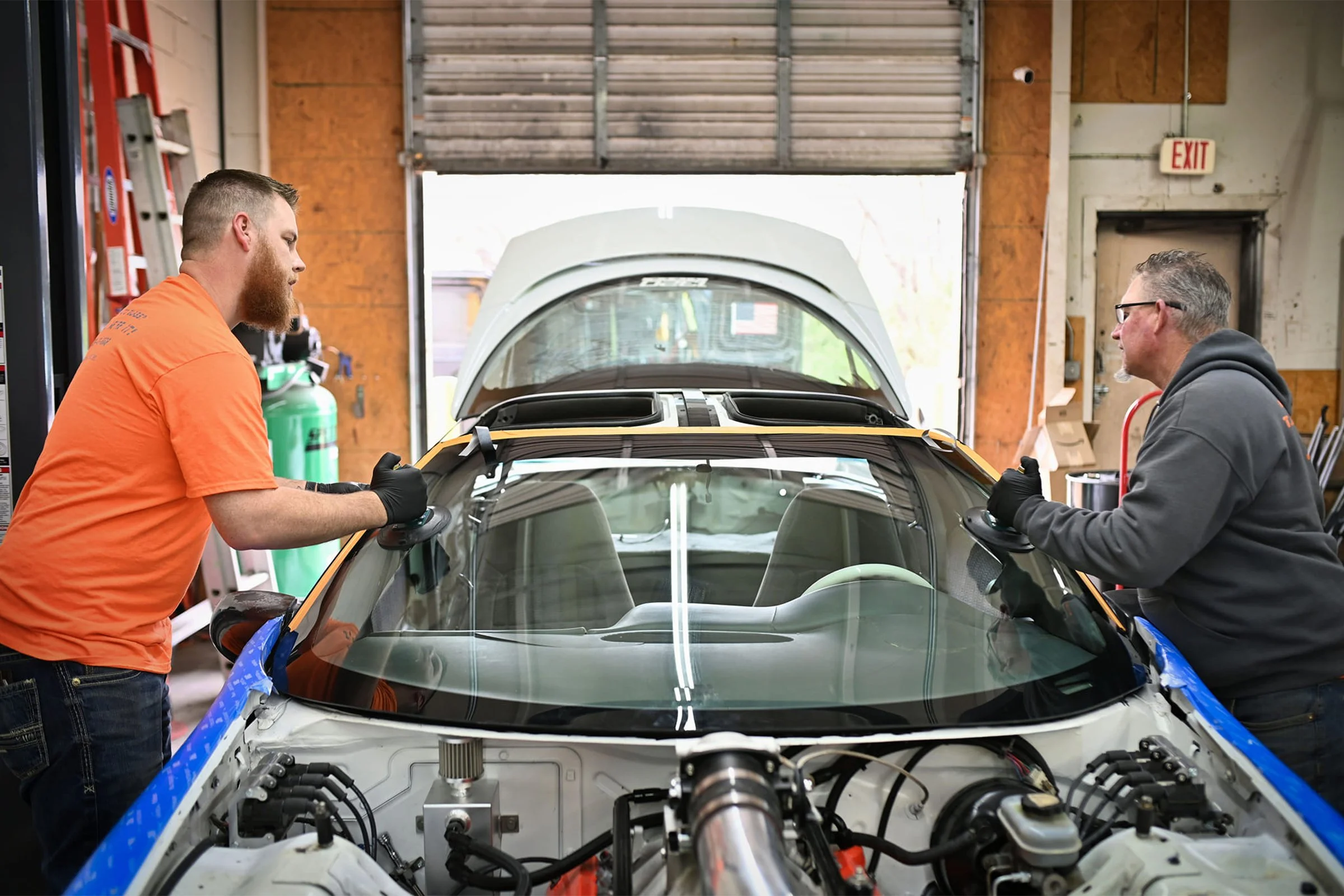 What is the complete software stack for an auto glass and windshield repair company in 202